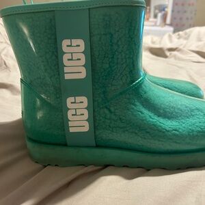 Ugg clear mini boots size 10 was wore once